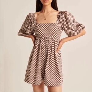 Abercrombie & Fitch Puff Sleeve
Flirty Romper